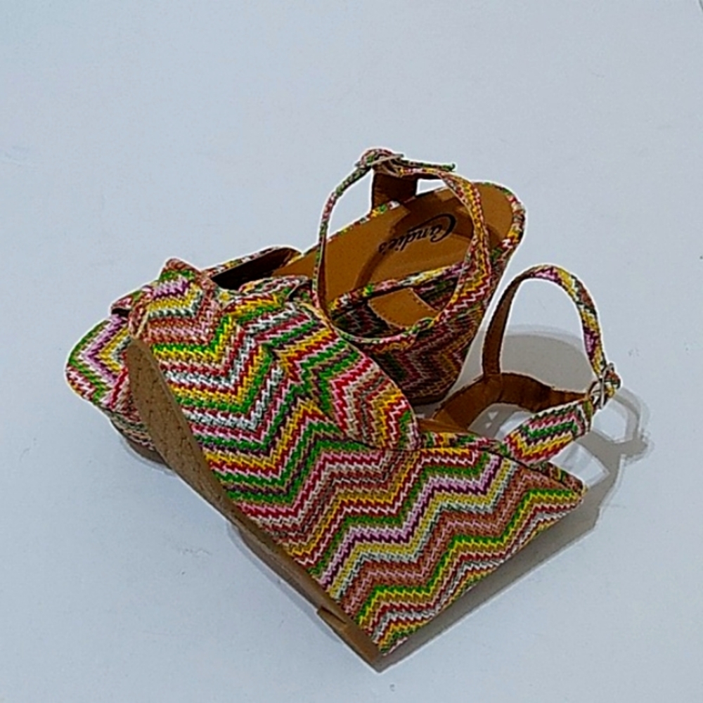 Candie's Vintage Calainey Platform Wedge Sandals